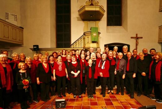 Der Chor der Sängervereinigung Langenbergheim in der evangelischen Kirche Langenbergheim